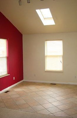 5th image of 429 Woodlawn Ave