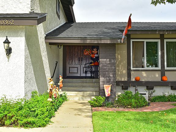 2nd image of 10362 Mignonette St