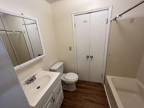 4th image of 738 Kennesaw Dr
