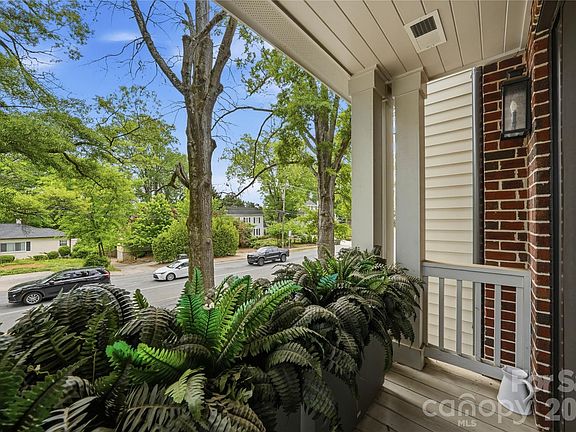 3rd image of 3060 Selwyn Ave