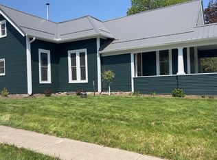 102 E Main St, Wayland, IA 52654