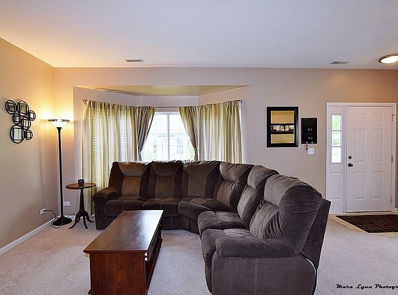 2nd image of 614 Hidden Creek Ln
