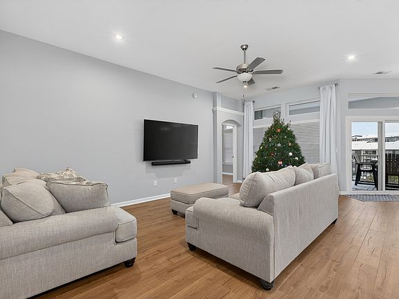 4th image of 7521 Devonshire Dr