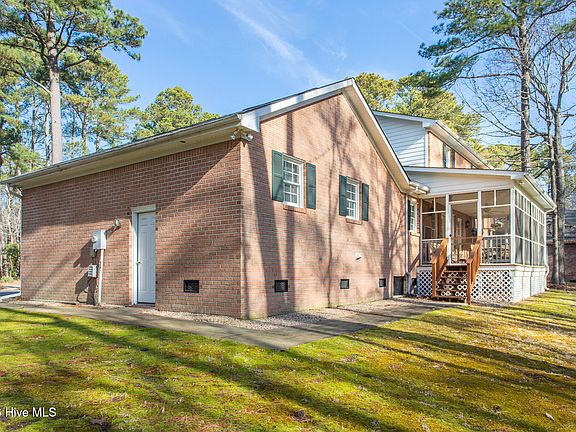 3rd image of 147 Pee Dee Drive