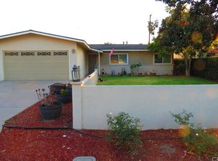 1044 E Citrus Edge St, Azusa, CA 91702