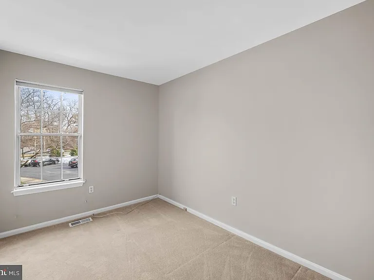 10129 Green Holly Ter — Photo 12