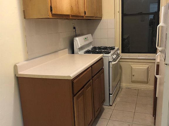 4th image of 3405 Kossuth Ave APT 2E