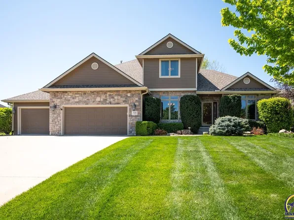 7439 SW Arthurs Rd, Topeka, KS 66610