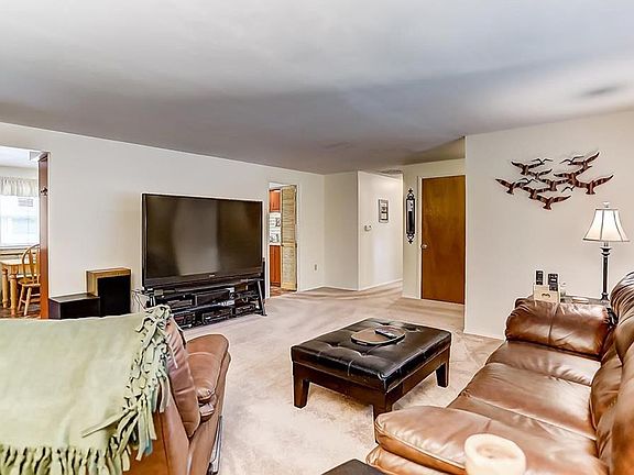 5th image of 4521 Sydenham Dr