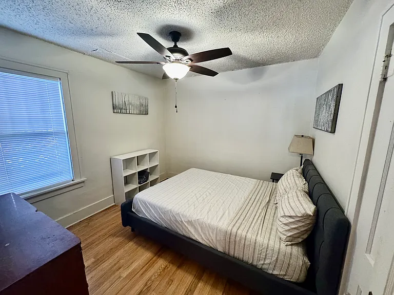 912 Fairview St — Photo 14