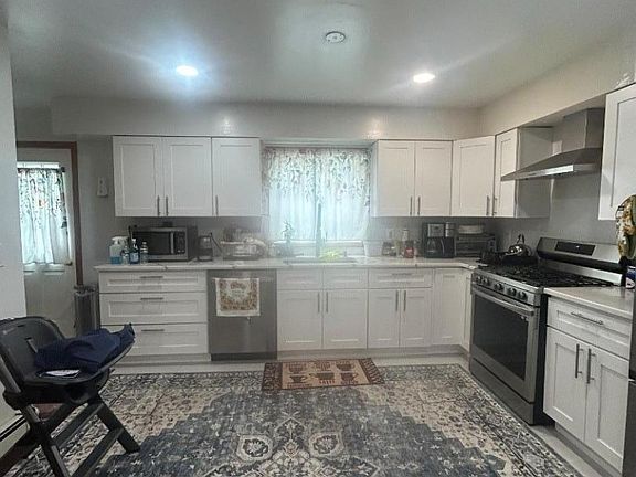 2nd image of 273 Orchard St