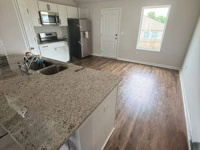 2341 Bobwhite Dr — Photo 4