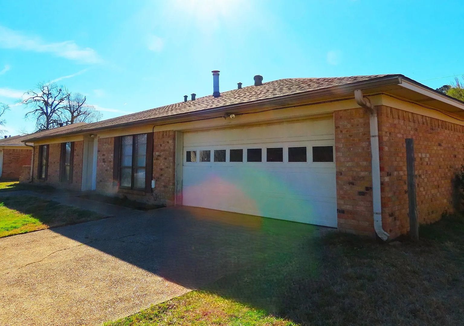 South Tyler! 3 Bedroom, 2 Bath Duplex w/Garage — Photo 2