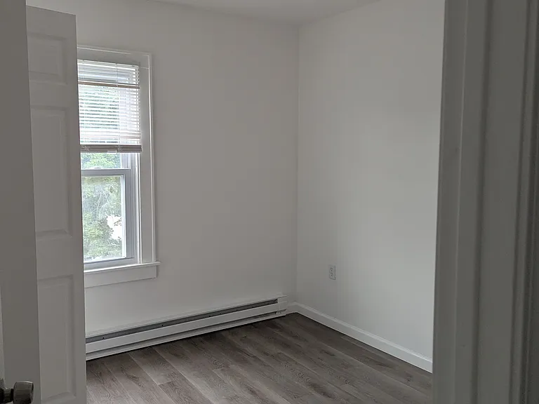 41 East High St — Photo 16