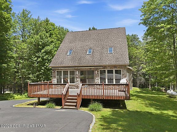 3rd image of 123 Wallenpaupack Dr