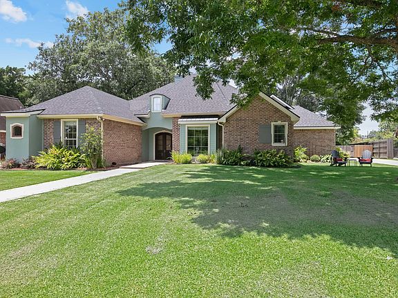 2nd image of 105 Madison Woods Cir