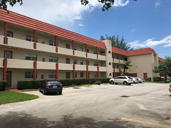 4th image of 7991 N Sunrise Lakes Dr #101
