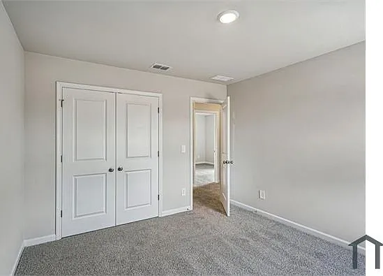 4 bed, 2200 sqft, $3,780 — Photo 2