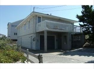 121 E Bayberry Dr, Brant Beach, NJ 08008