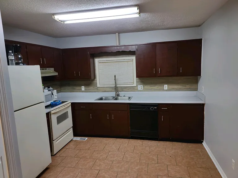 304 Everglades Blvd #304 — Photo 2
