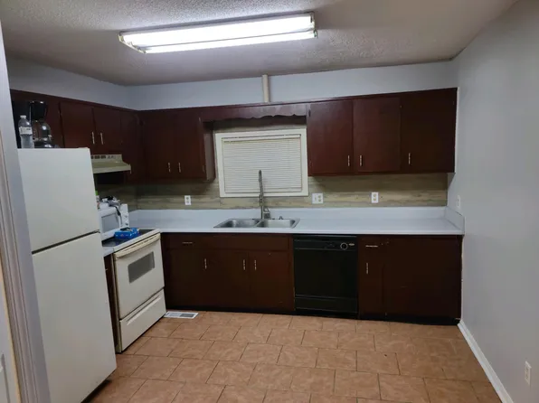 304 Everglades Blvd #304, Rossville, GA 30741