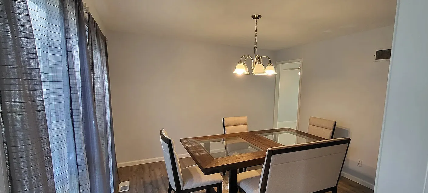 4 bed, 2.5 bath, 2222 sqft, $3,375 — Photo 4