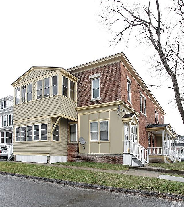 2nd image of 38 Bay State Rd #40