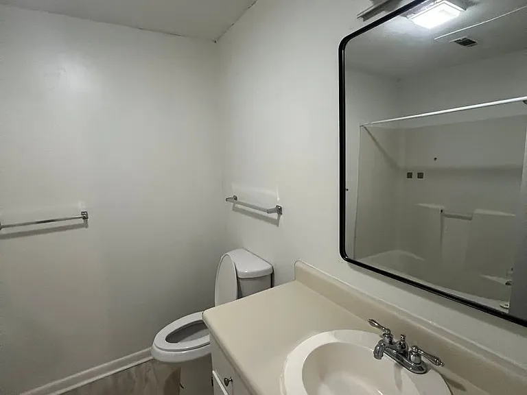 170 Westwood Dr — Photo 23