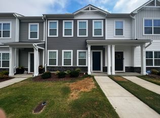 909 Robbie Jackson Ln, Fuquay Varina, NC 27526