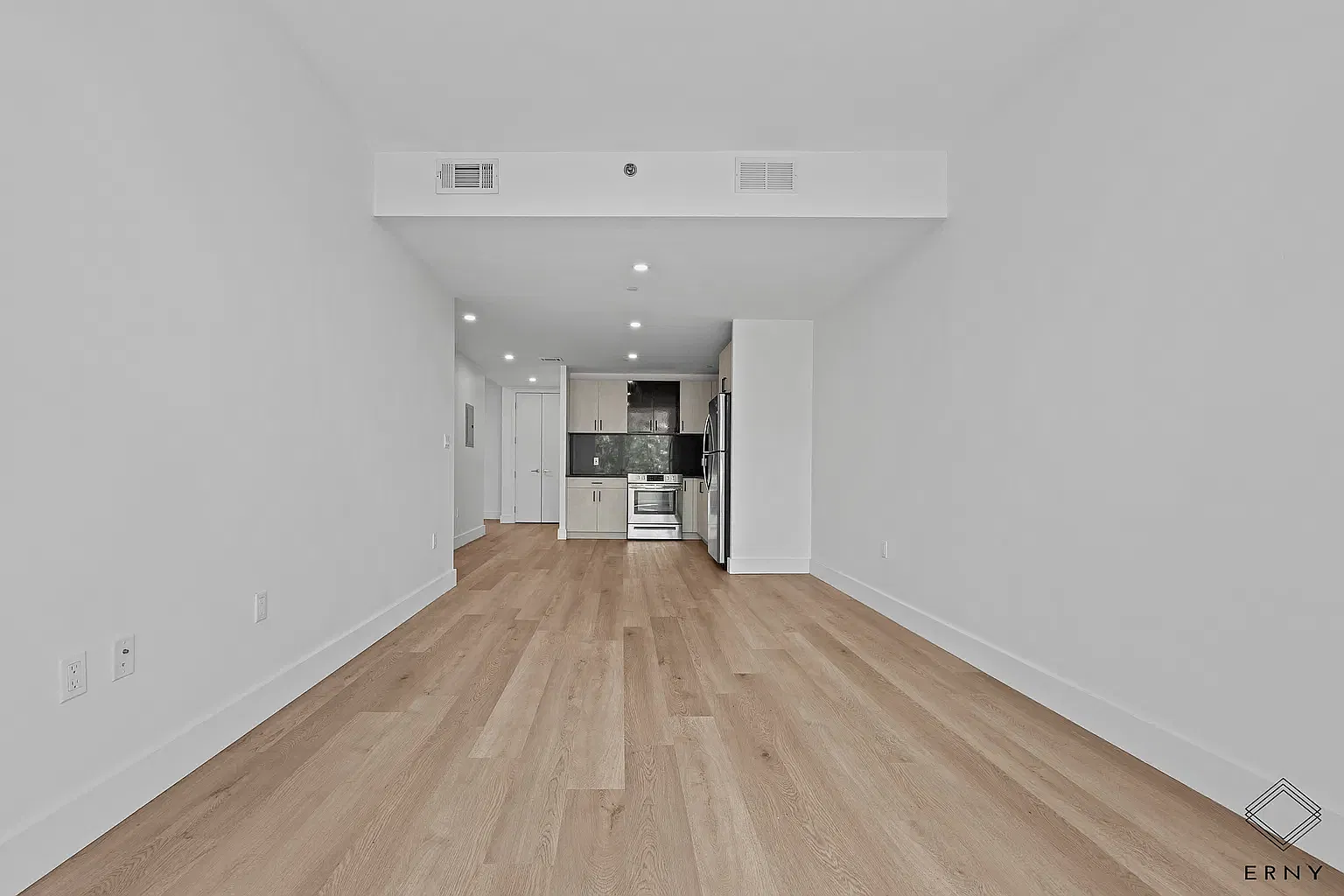 2045 Ocean Avenue — Photo 2