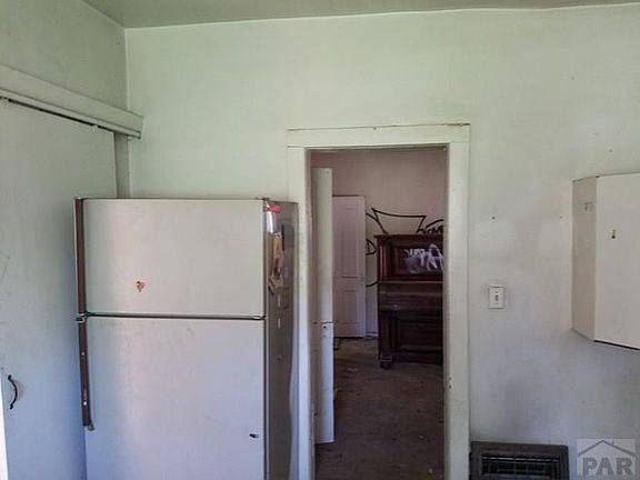 3rd image of 521 Bellevue Pl