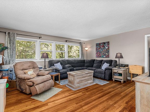 4th image of 1512 Ridge Ave