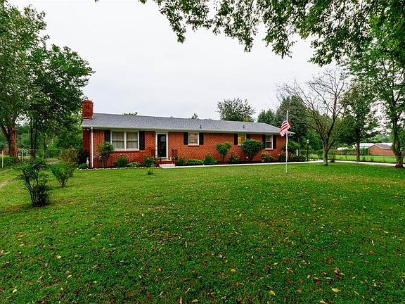 2nd image of 114 Twin Oak Dr