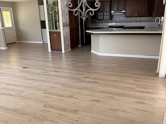 5th image of 304 N Las Flores Dr