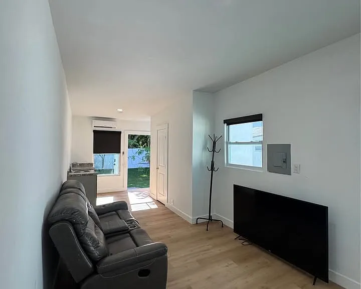 712 Nottingham Blvd #1 — Photo 8