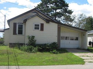 700 S Foster St, Iron Mountain, MI 49801
