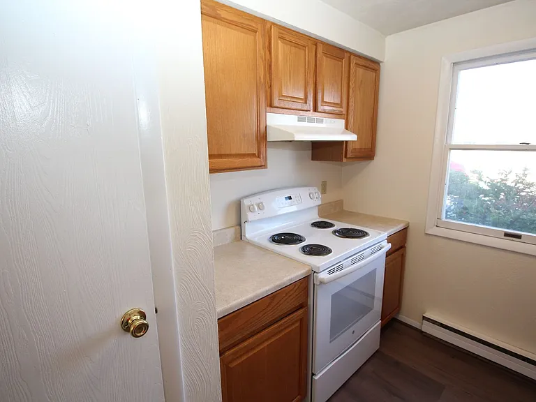 351 W Grape St — Photo 8