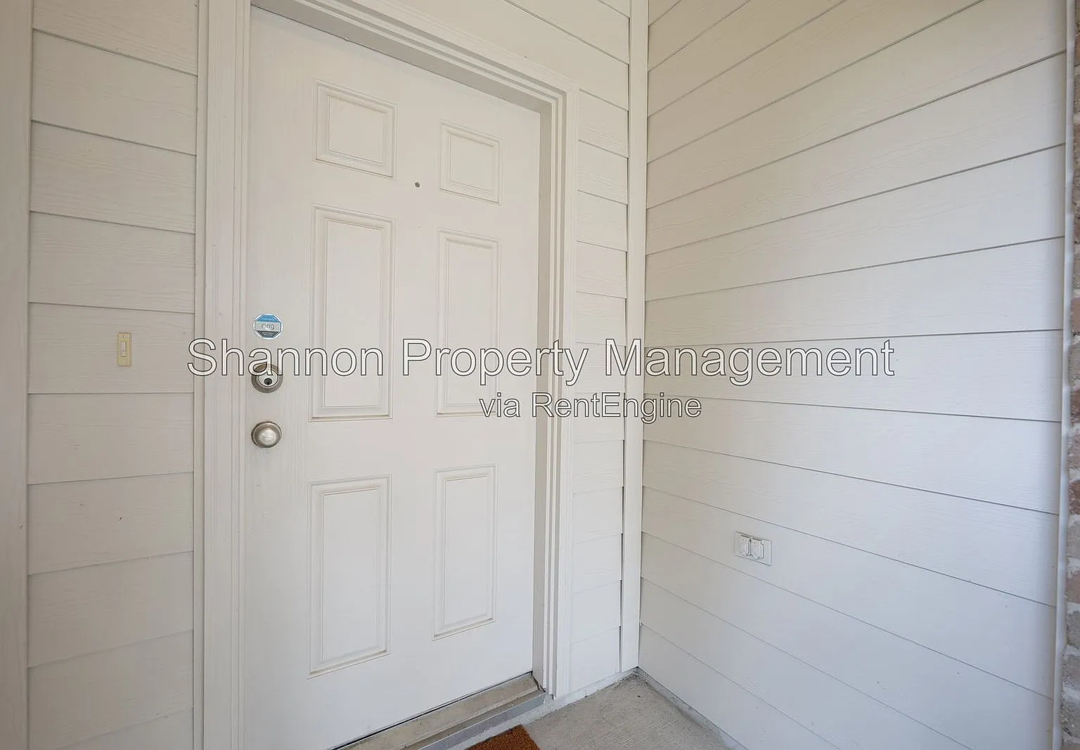 4 bed, 2.5 bath, 2536 sqft, $2,000 — Photo 2