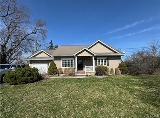 5520 Grauer Rd, Niagara Falls, NY 14305