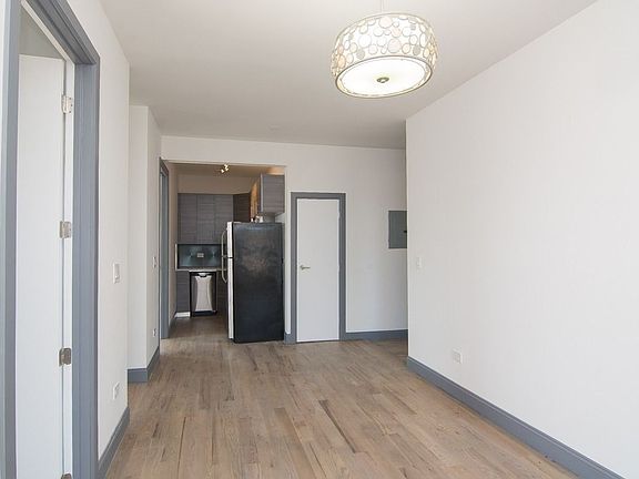 2nd image of 310 E 25th St APT 1D