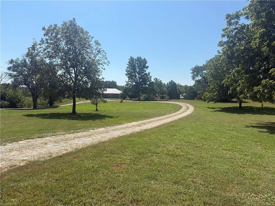 1st image of 1886 Shawnee Rd