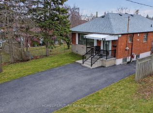 229 Flora Dr, Toronto, ON M1P1B2