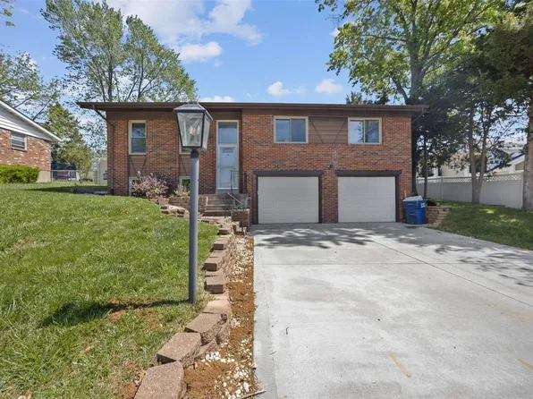 74 Willow Way, Saint Charles, MO 63304