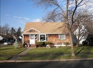 19 Twain St, Bloomfield, NJ 07003