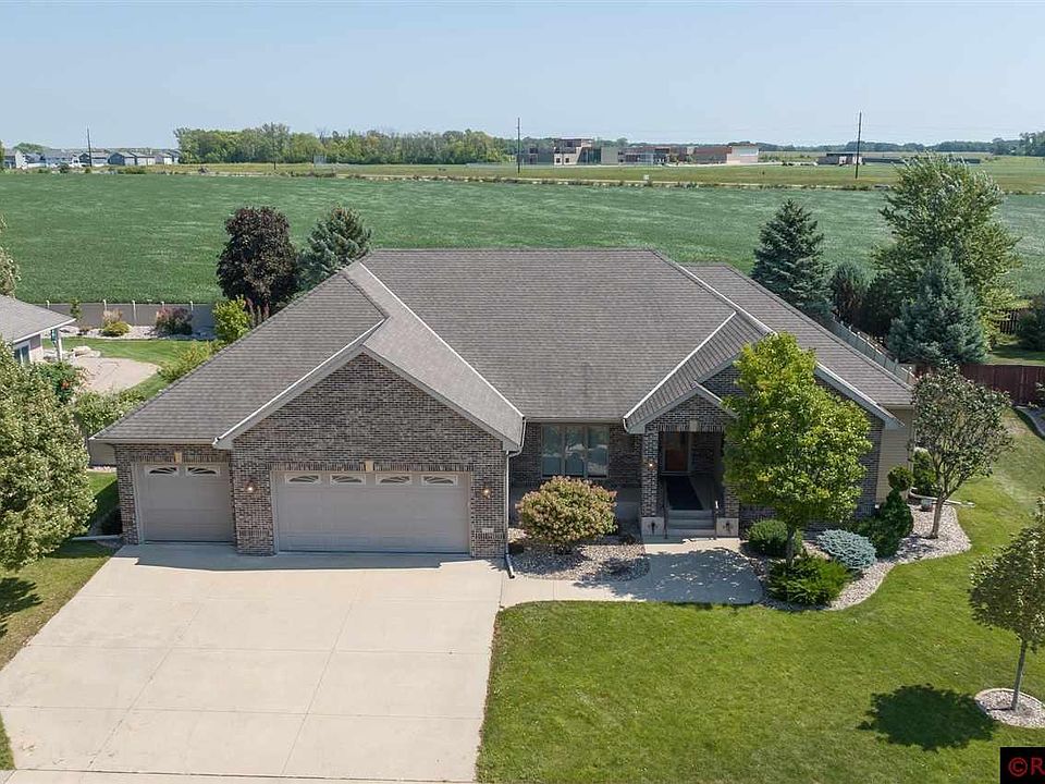 1st image of 133 Creekside Dr
