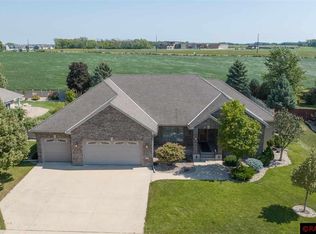 133 Creekside Dr, Mankato, MN 56001