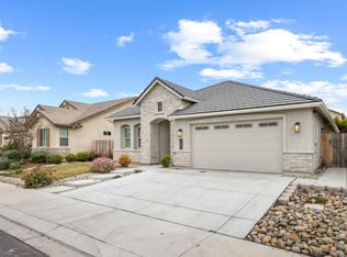 1605 Goldenstar Ct, Hollister, CA 95023