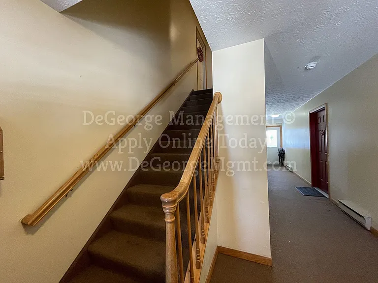 Parkway Apartments — Photo 36