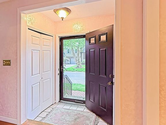 3rd image of 129 Copperwood Dr Unit 129