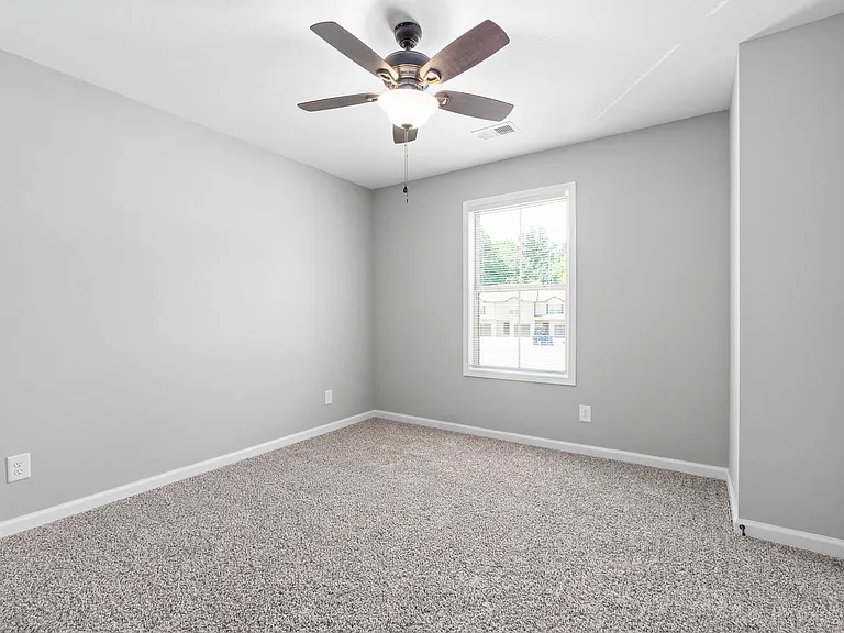 223 Smithson Ln — Photo 17